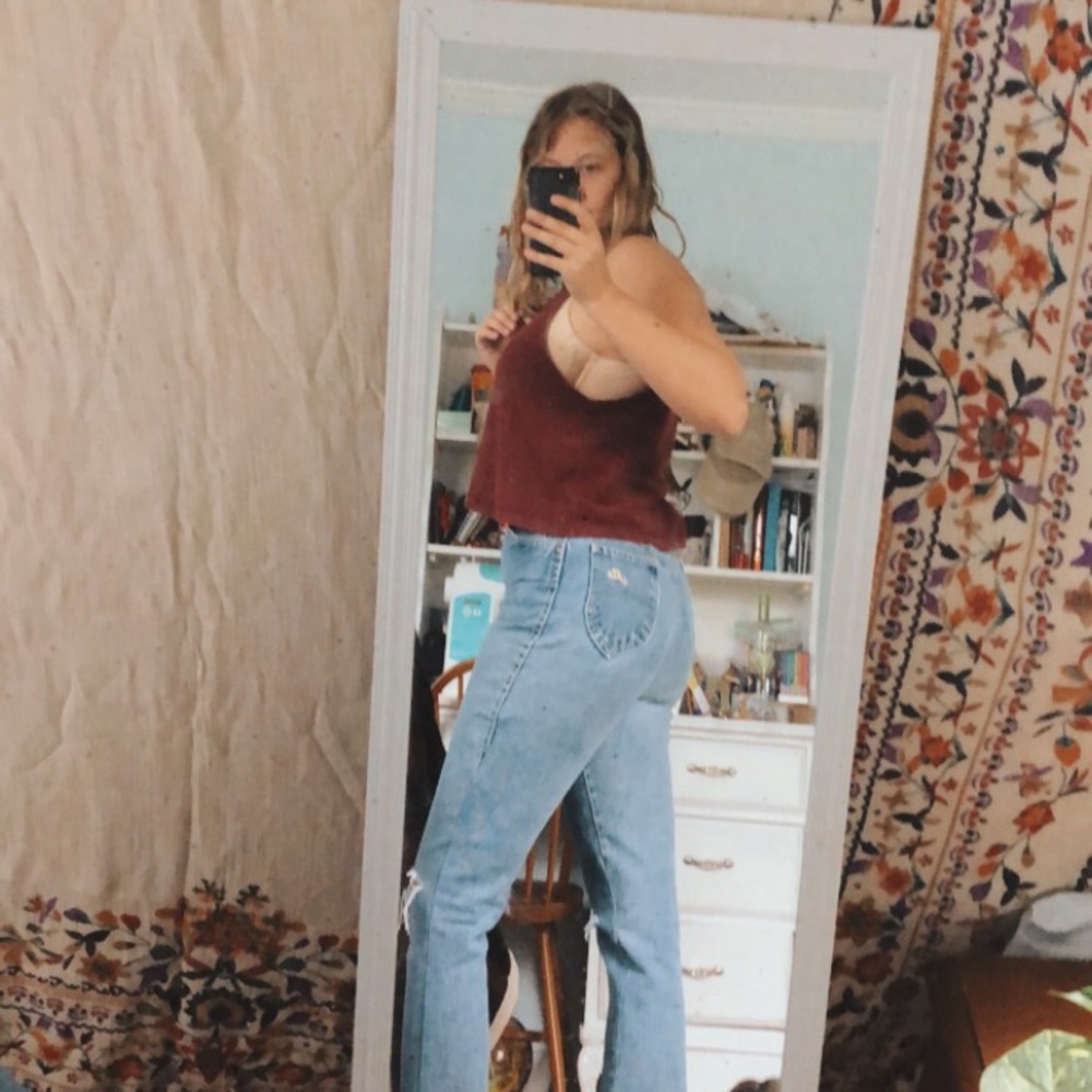 Basic cropped tank! - Picture 3 of 5